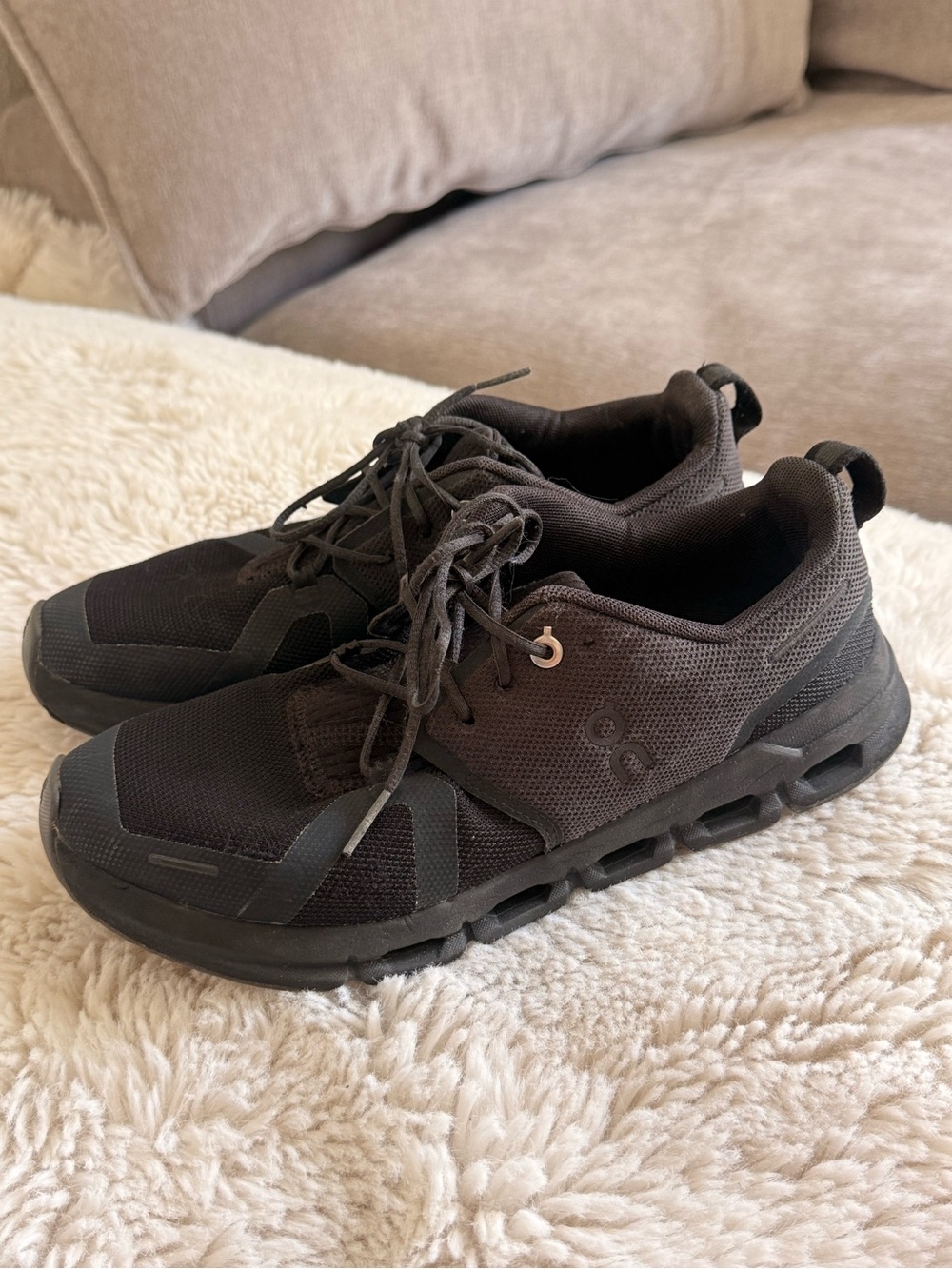 On Running Men's Black Mesh Lace-Up Sneakers